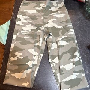 Aerie camo leggings